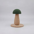 Charger l'image dans la visionneuse de la galerie, Arbre à chat design en forme de champignon avec base ronde et griffoir naturel par Oscar et Plume