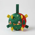 Load image into Gallery viewer, Balle de Noël pour chien en tissu coloré avec motifs festifs de Noël