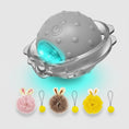 Load image into Gallery viewer, Balle interactive pour chat grise avec accessoires pompons colorés et oreilles en fourrure