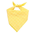 Load image into Gallery viewer, Bandana coton pour chien jaune à carreaux blancs avec nœud ajustable par Oscar et Plume