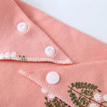 Load image into Gallery viewer, Bandana doux pour chien rose avec motifs floraux et boutons pression pour un ajustement facile