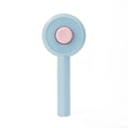 Cargar la imagen en la vista de la galería, Brosse poils chat bleue de Oscar et Plume avec design compact et forme ronde pour un toilettage efficace