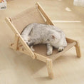 Cargar la imagen en la vista de la galería, Chaise longue pour chat en bois avec un design confortable et élégant, idéale pour les moments de détente des félins