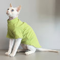 Load image into Gallery viewer, Un chat portant un sweat confortable pour chat en vert clair, parfait pour le confort et le style