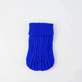 Carica l'immagine nel visualizzatore della galleria, Pull élégant pour teckel en bleu avec un design côtelé et douillet