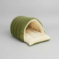 Carica l'immagine nel visualizzatore della galleria, Cocon chaud pour chat en vert avec un intérieur doux et confortable pour les siestes des félins