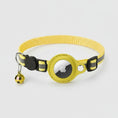 Charger l'image dans la visionneuse de la galerie, Collier Airtag ajustable pour chat jaune avec clochette et support de traceur Apple