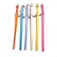 Charger l'image dans la visionneuse de la galerie, Collier anti étranglement chat Oscar et Plume en plusieurs couleurs avec clochette pour sécurité