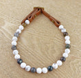 Load image into Gallery viewer, Collier apaisant pour chien Oscar et Plume en perles naturelles avec attache en cuir marron