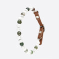 Load image into Gallery viewer, Collier apaisant pour chien Oscar et Plume avec perles naturelles et boucle en cuir marron