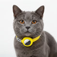 Carica l'immagine nel visualizzatore della galleria, Collier chat anti étranglement de Oscar et Plume en jaune avec un dispositif de sécurité élégant