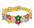 Load image into Gallery viewer, Collier chien fleurs jaune avec décorations florales multicolores signé Oscar et Plume