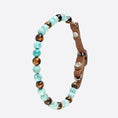 Load image into Gallery viewer, Collier lithothérapie chien Oscar et Plume en perles turquoise et marron avec bracelet en cuir marron