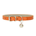 Load image into Gallery viewer, Collier pour chat avec clochette en cuir orange réglable pour un confort optimal
