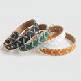 Load image into Gallery viewer, Collier pour chien design Oscar et Plume en cuir avec motifs géométriques disponibles en plusieurs couleurs