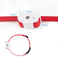 Charger l'image dans la visionneuse de la galerie, Collier spray pour chien rouge avec dispositif blanc et mesures détaillées par Oscar et Plume
