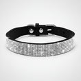 Load image into Gallery viewer, Collier strass pour chien avec un design élégant et brillant, parfait pour les animaux de compagnie stylés