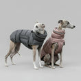Load image into Gallery viewer, Doudoune imperméable pour chien en gris et rose, idéale pour les promenades par temps frais