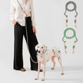 Load image into Gallery viewer, Laisse mains libres chien Oscar et Plume avec harnais ajustable en noir et vert pour promenade confortable
