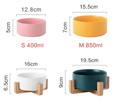 Charger l'image dans la visionneuse de la galerie, Gamelle chien céramique de différentes tailles avec support en bois coloris rose jaune blanc et bleu
