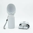 Charger l'image dans la visionneuse de la galerie, Gourde pliante chien chat blanche avec bouchon gobelet pratique et dragonne Oscar et Plume