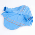 Load image into Gallery viewer, Imperméable pour chien avec capuche en bleu, parfait pour protéger votre animal des intempéries