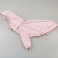 Charger l'image dans la visionneuse de la galerie, Imperméable pour whippet en rose avec capuche et boutons pour protéger votre chien de la pluie