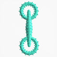 Cargar la imagen en la vista de la galería, Jouet à mâcher chien Oscar et Plume en caoutchouc turquoise avec picots pour nettoyage des dents