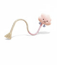 Cargar la imagen en la vista de la galería, Jouet corde pour chat en forme de nuage rose avec des pompons pour amusements félins