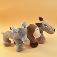 Load image into Gallery viewer, Trois jouets pour chien en tissu chez Oscar et Plume avec forme d'éléphant, singe et chien