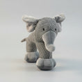 Load image into Gallery viewer, Jouet pour chien peluche éléphant gris texturé pour divertissement et jeu