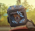 Load image into Gallery viewer, Sac moto pour chien noir avec ventilation active et chien heureux à l'intérieur sur une moto