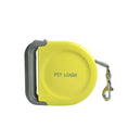 Load image into Gallery viewer, Laisse rétractable pour chien jaune avec poignée grise et attache métallique Oscar et Plume