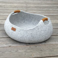 Charger l'image dans la visionneuse de la galerie, Lit confort chat et chien en feutre gris avec poignées en corde pour animaux Oscar et Plume