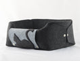 Charger l'image dans la visionneuse de la galerie, Lit douillet pour chat en feutre gris avec design élégant et confort accru