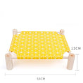 Load image into Gallery viewer, Lit pour chat en bois avec tissu jaune à motifs géométriques pour confort et repos