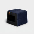 Load image into Gallery viewer, Maison design chien chat Oscar et Plume niche carrée bleu marine et noire pour animaux