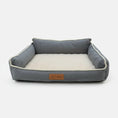 Load image into Gallery viewer, Panier chien confortable gris avec coussin beige et contours rembourrés par Oscar et Plume