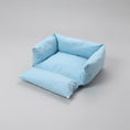 Carica l'immagine nel visualizzatore della galleria, Panier pour chien Oscar et Plume en bleu clair avec coussins confortables
