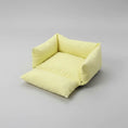 Carica l'immagine nel visualizzatore della galleria, Panier pour chien jaune douillet avec coussin confortable pour le repos de votre animal