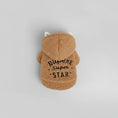 Charger l'image dans la visionneuse de la galerie, Pull polaire pour teckel en beige avec capuche et inscription Super Star