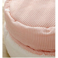 Charger l'image dans la visionneuse de la galerie, Sac de couchage chat velours rose clair avec texture côtelée pour le confort des animaux