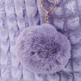 Charger l'image dans la visionneuse de la galerie, Détail du sac de transport pour petit chien et chat avec un pompon en fourrure douce lavande