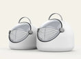 Load image into Gallery viewer, Sac de transport rigide pour chat blanc avec grille d'aération et poignée de transport