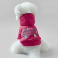 Charger l'image dans la visionneuse de la galerie, Sweat capuche pour chien en rose avec motifs festifs pour les saisons de fête