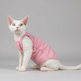 Load image into Gallery viewer, T-shirt coton pour chat en rose, confortable et léger pour les chats élégants