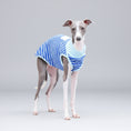 Cargar la imagen en la vista de la galería, T-shirt sans manche pour lévrier en rayures bleues pour un look stylé et confortable