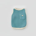 Carica l'immagine nel visualizzatore della galleria, T-shirt sans manches petit chien en tissu bleu avec une poche pratique