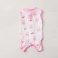 Carica l'immagine nel visualizzatore della galleria, T-shirt post opération chat avec motifs lapin rose et bordures roses pour confort et protection