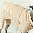 Cargar la imagen en la vista de la galería, Veste chaude pour lévrier en matériau confortable et isolant pour garder votre chien au chaud